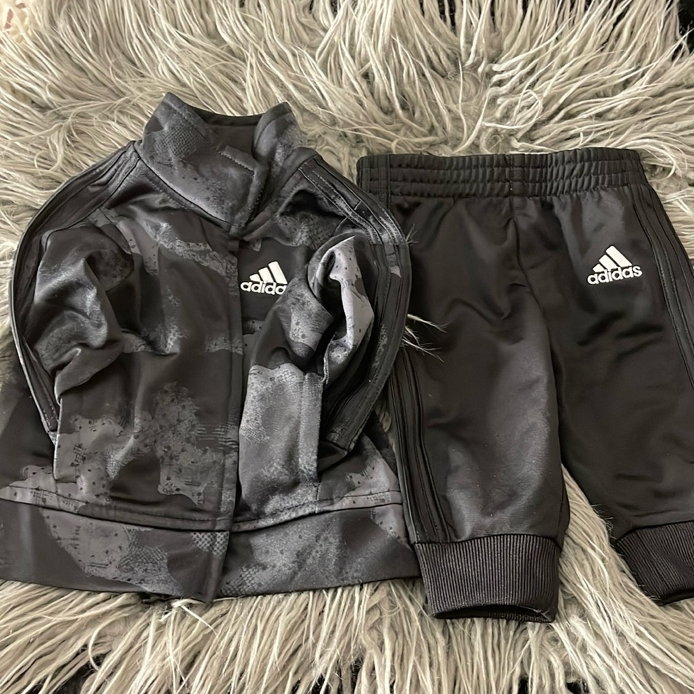 NWOT Adidas Boy’s 3M 2pc Track Suit Stripes On Side Of Pants/Jacket Logo On Both